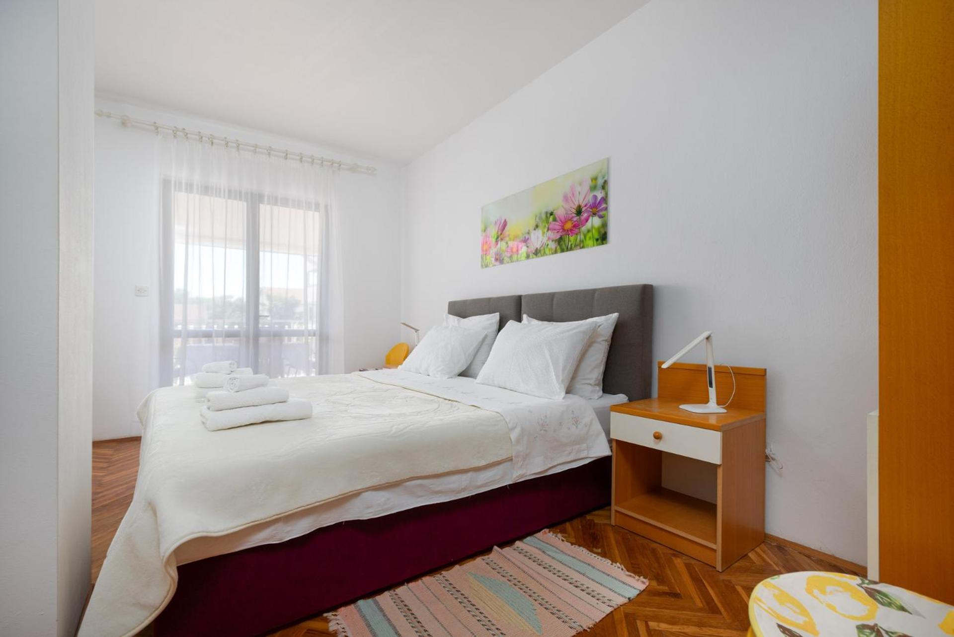 Ana With Terrace & Pet-friendly *
