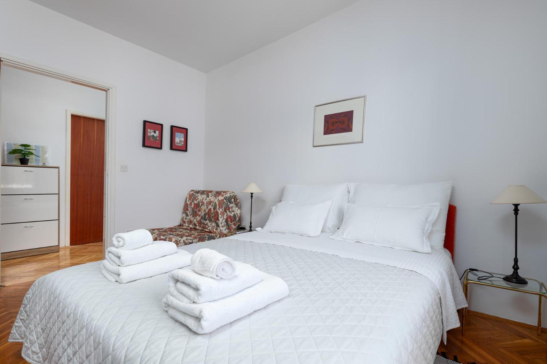 Apartment Ana With Terrace & Pet-friendly